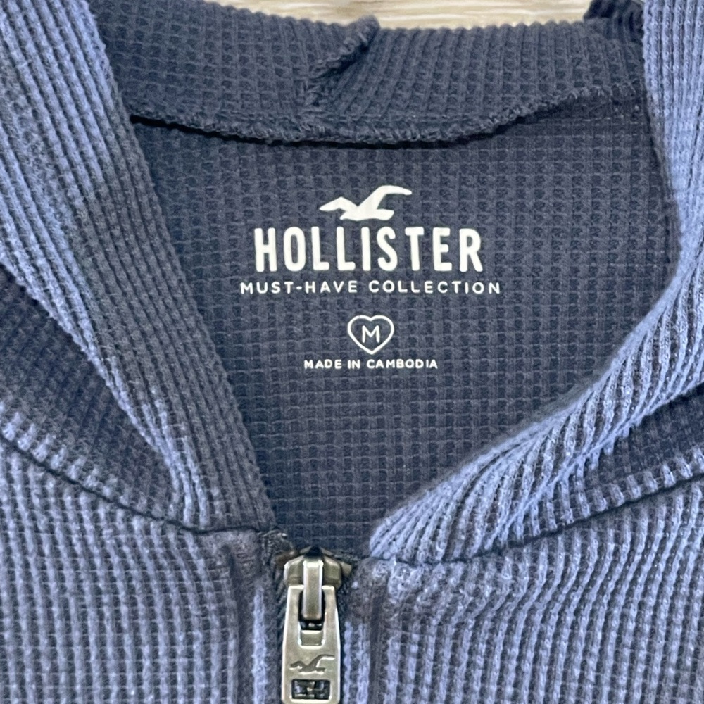 Hollister must-have collection short hoodie medium - Picture 5 of 5